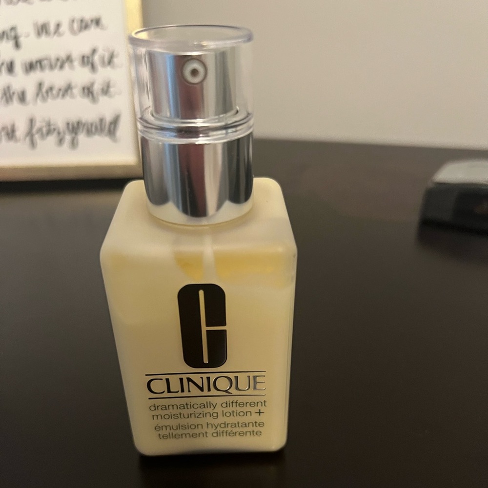 Clinique BRAND NEW Dramatically Different Moisturizing Lotion+
